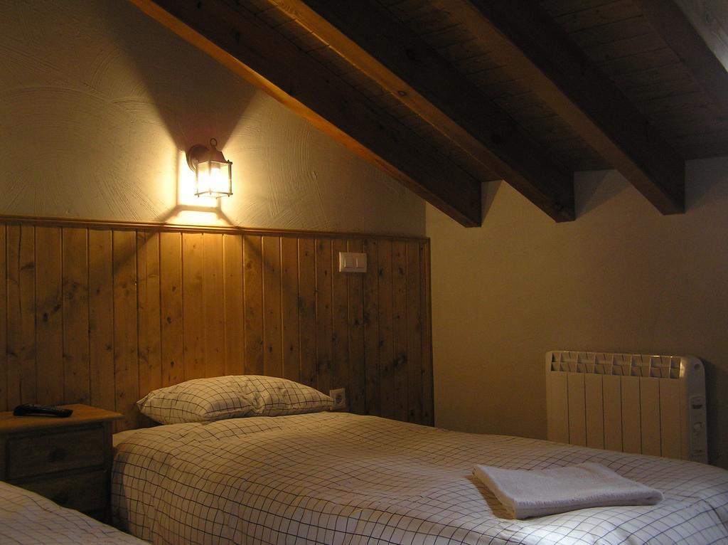 Hostal Rural Las Cuatro Calles San Martin del Pimpollar Exterior photo