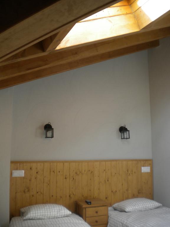 Hostal Rural Las Cuatro Calles San Martin del Pimpollar Room photo