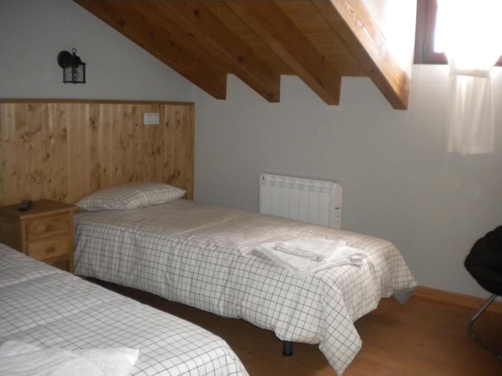 Hostal Rural Las Cuatro Calles San Martin del Pimpollar Room photo