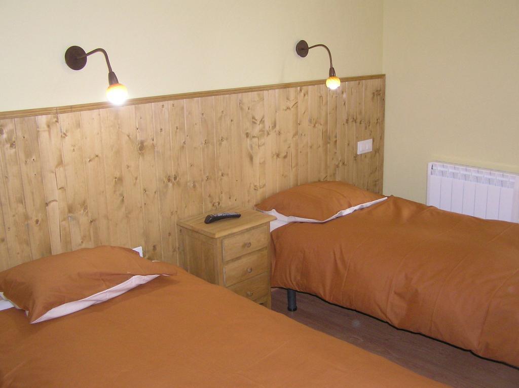 Hostal Rural Las Cuatro Calles San Martin del Pimpollar Exterior photo